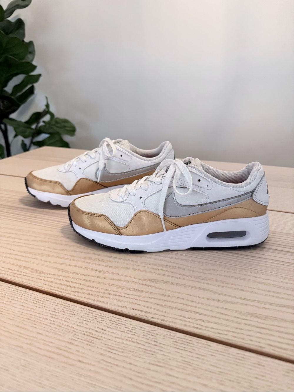 Nike Air Max SC White Metallic Gold Women’s Sneakers Size 9
